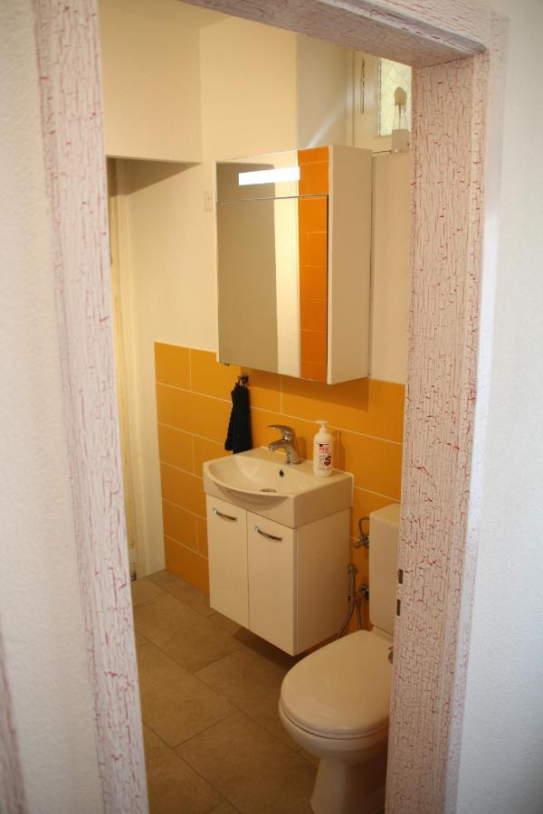 Airolo With Private Parking Apartment Exterior photo